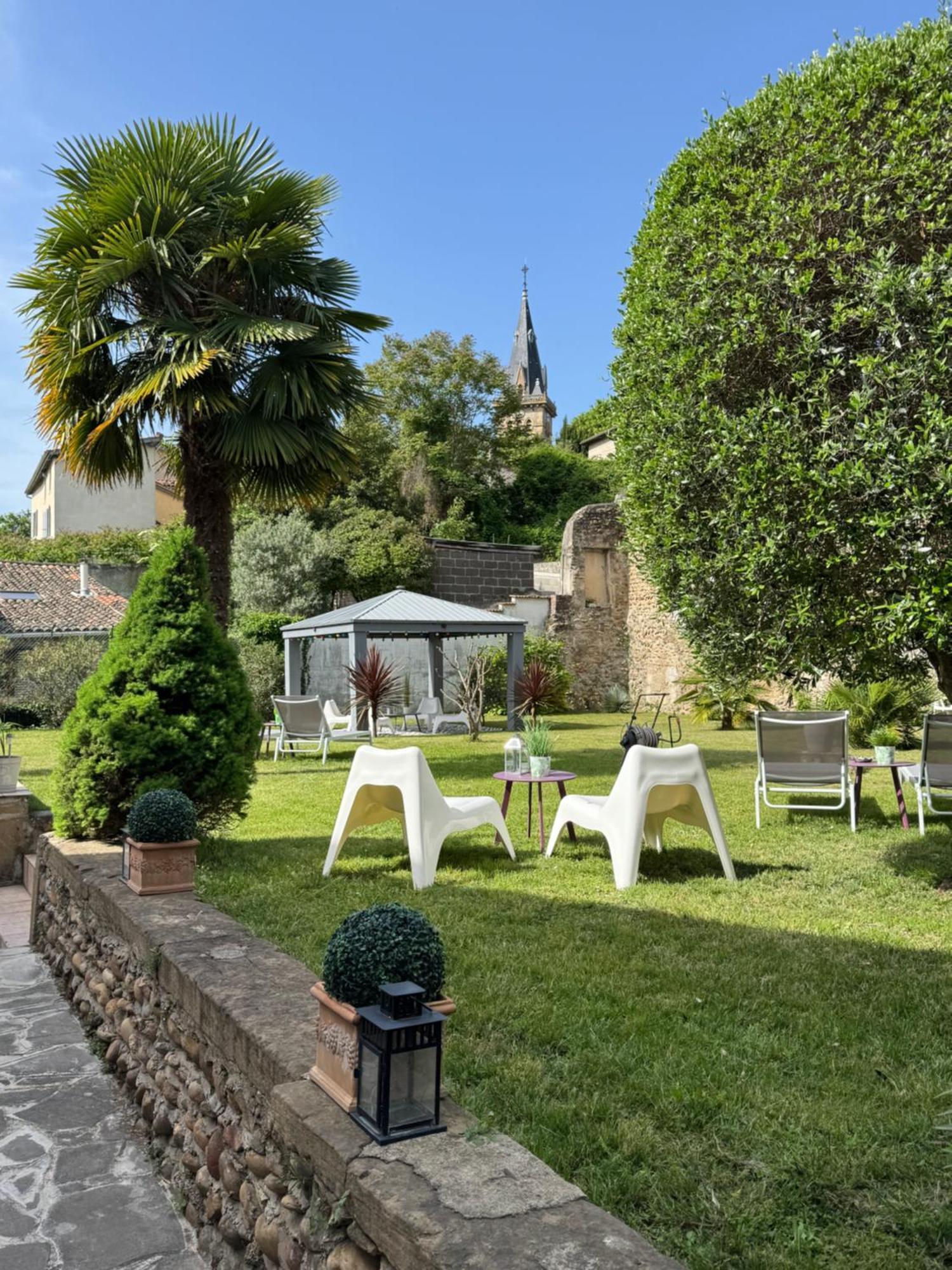 Le Charles IX Apartment Roussillon  Екстериор снимка